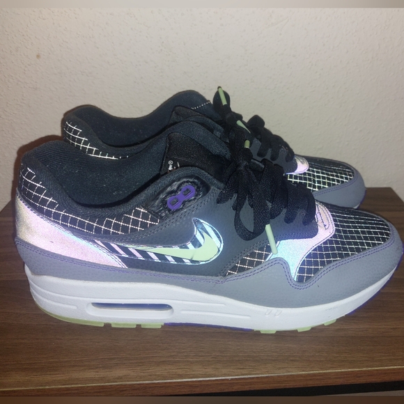 Mens Nike Air Max 1 Future Swoosh Pack size 11 gently used. In Good condition - Picture 7 of 9